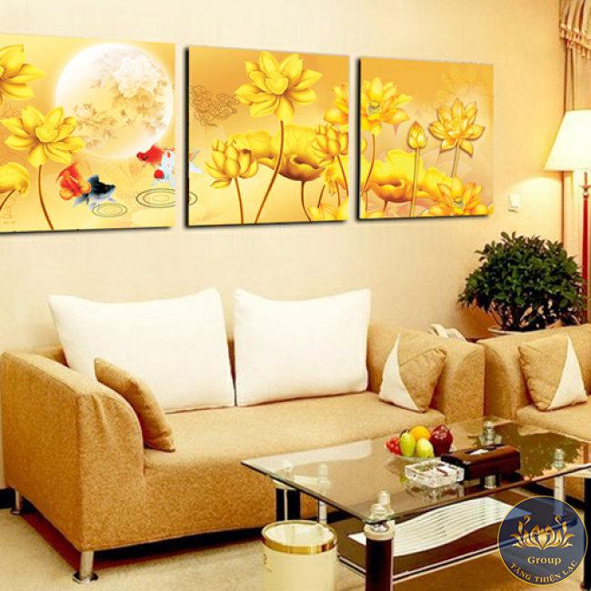 tranh treo tường phòng khách khổ lớn hoa sen cá vàng